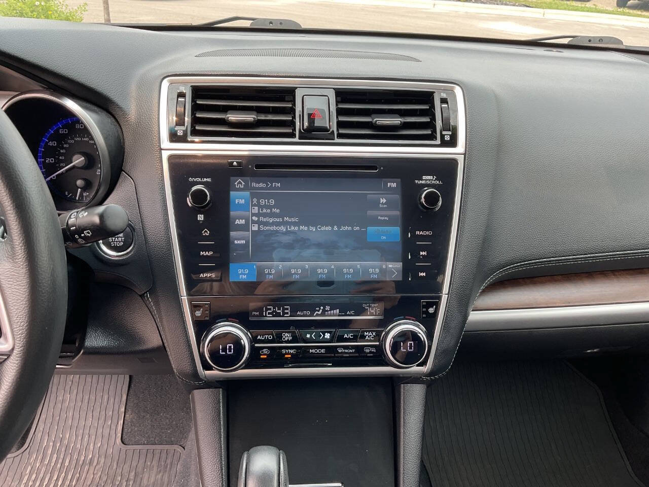 Used 2018 Subaru Outback 3.6R Limited AWD/4WD image 19