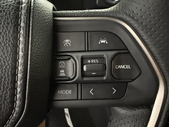 New 2026 Toyota 4Runner SR5 AWD/4WD image 11