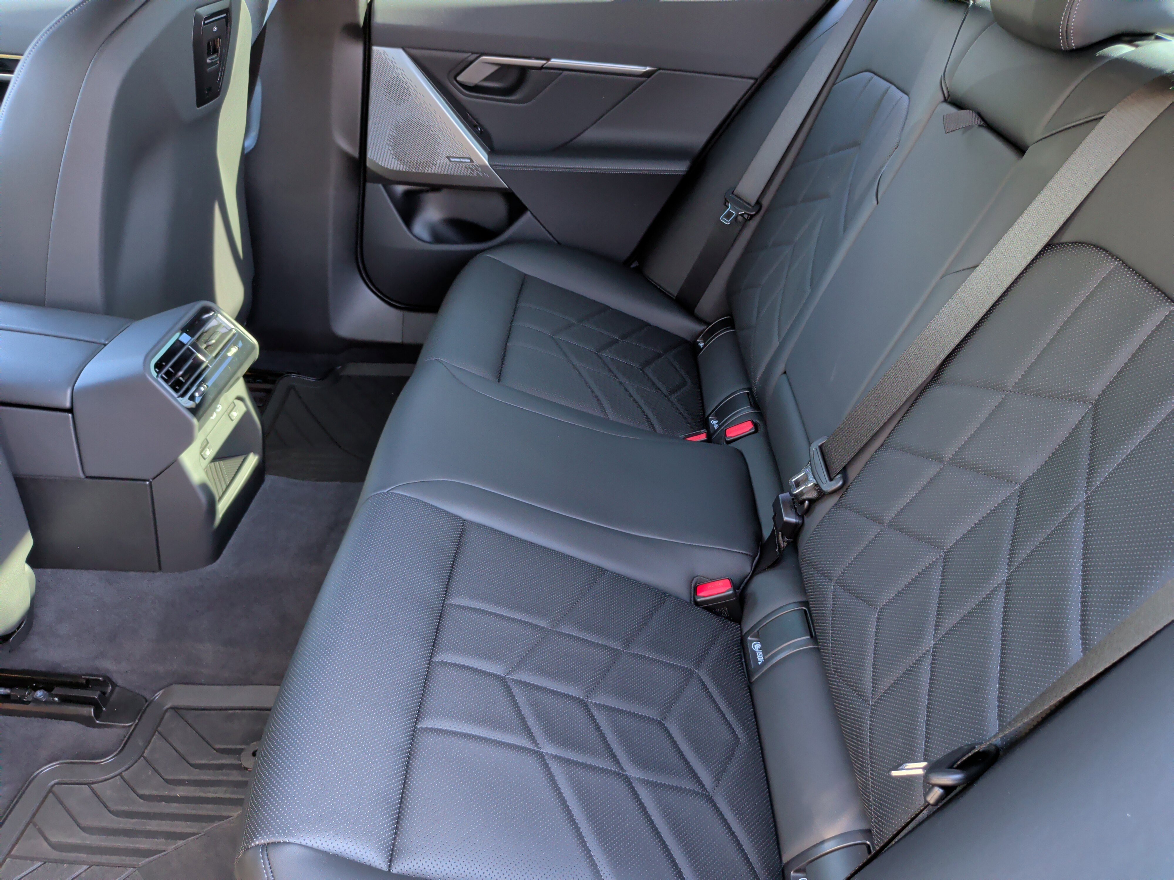 Certified 2025 BMW 550e xDrive 550e xDrive w/ Premium Package image 41