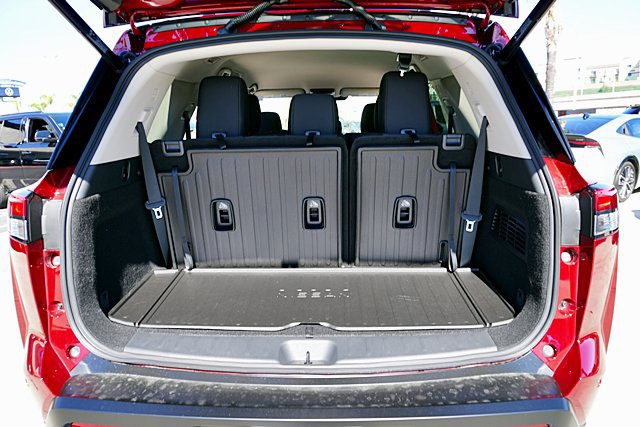 New 2026 Nissan Pathfinder SV w/ Cargo Package FWD image 20