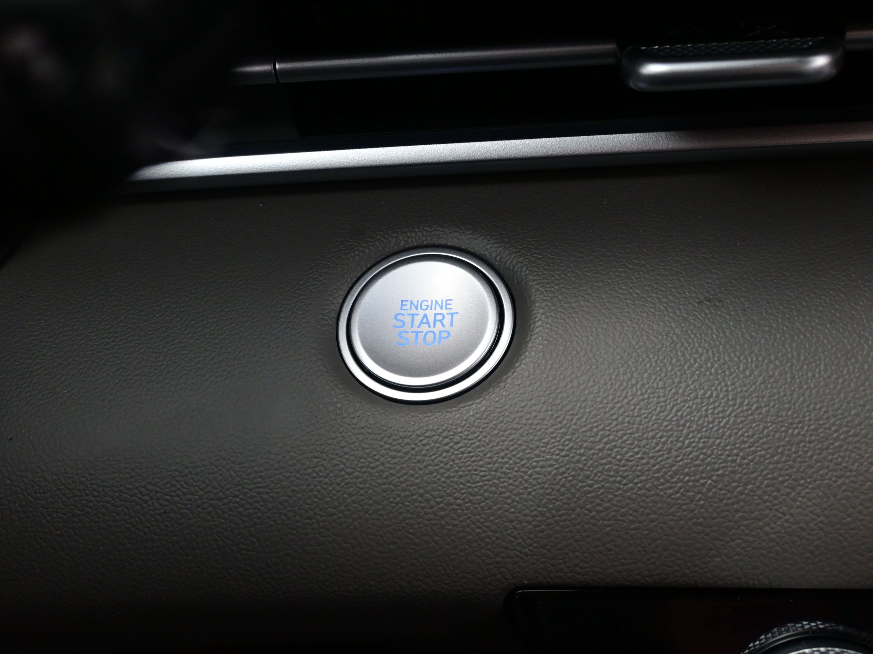 Certified 2025 Hyundai Elantra Sport image 21