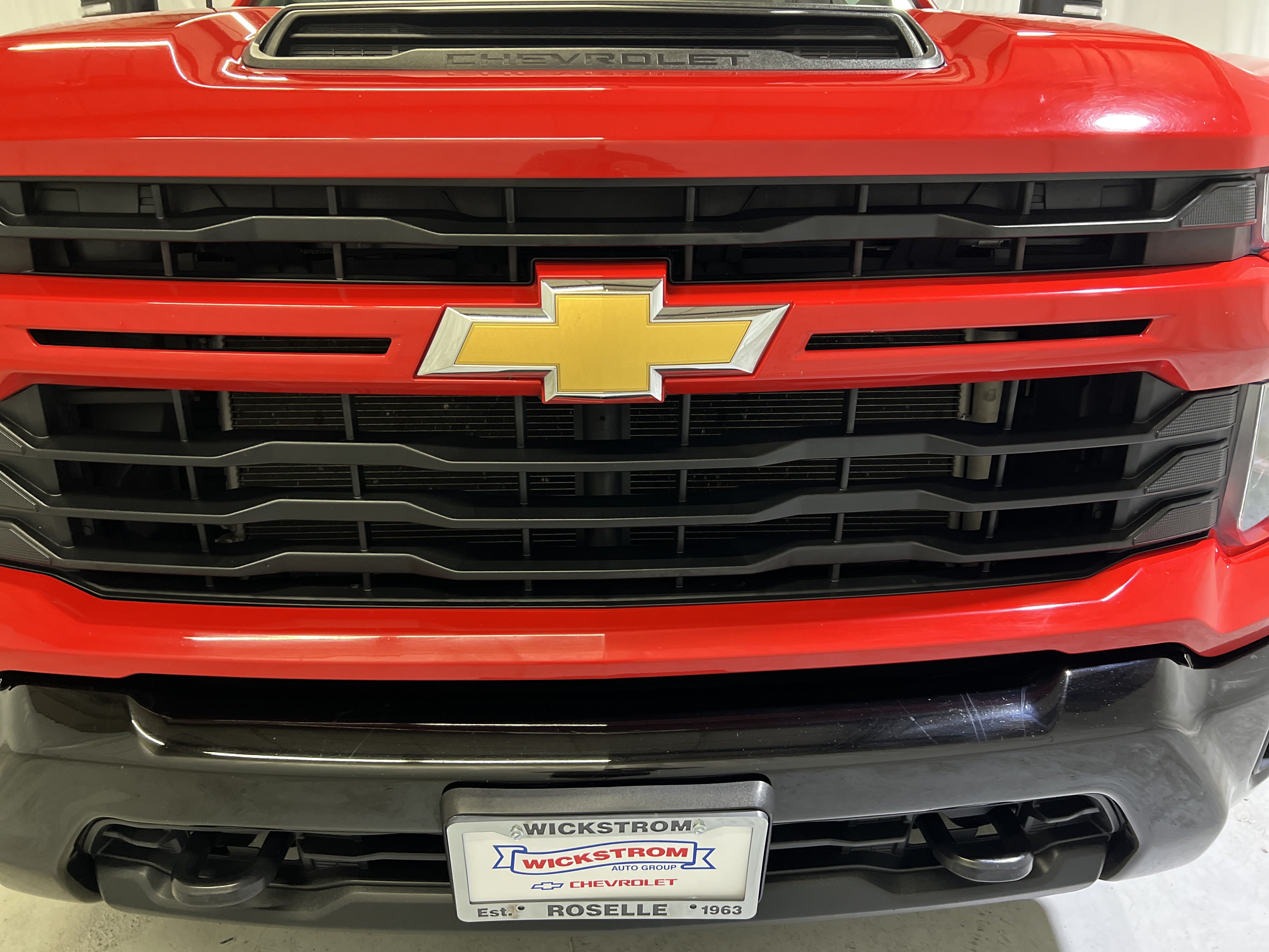 Used 2024 Chevrolet Silverado 2500 Custom w/ Custom Convenience Package AWD/4WD image 4