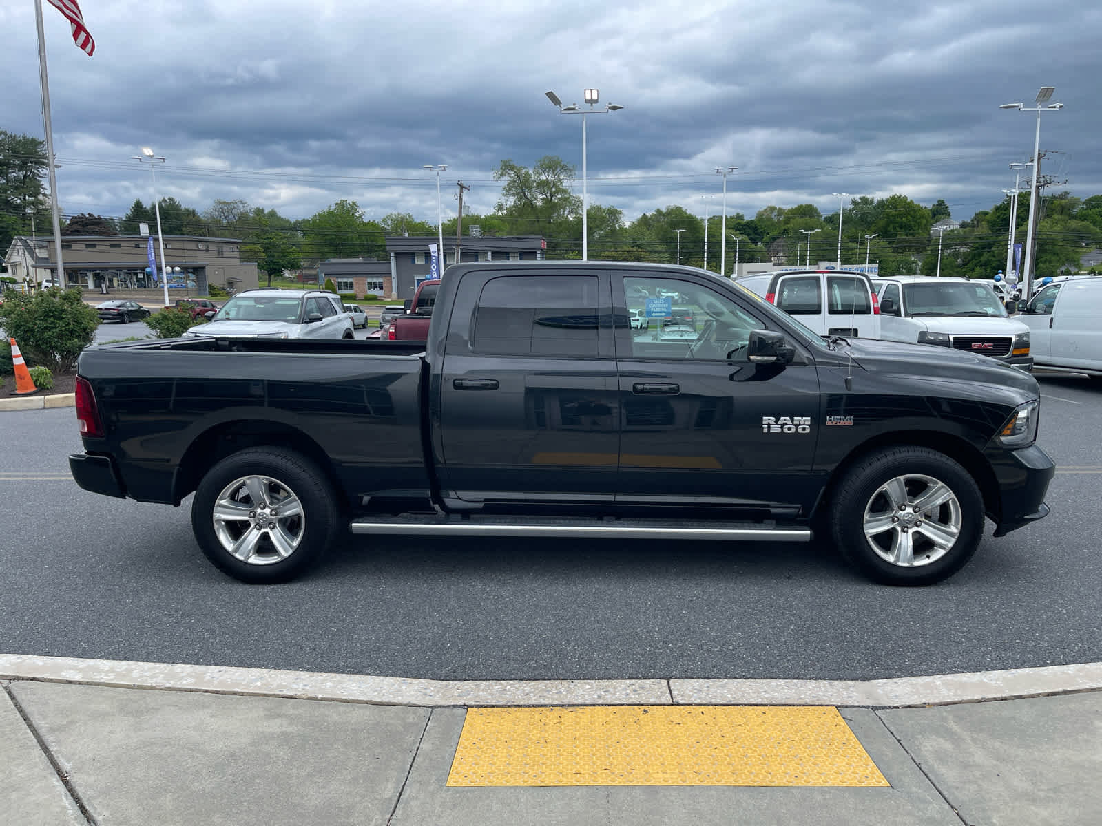 Used 2016 RAM 1500 Sport w/ Convenience Group AWD/4WD image 7