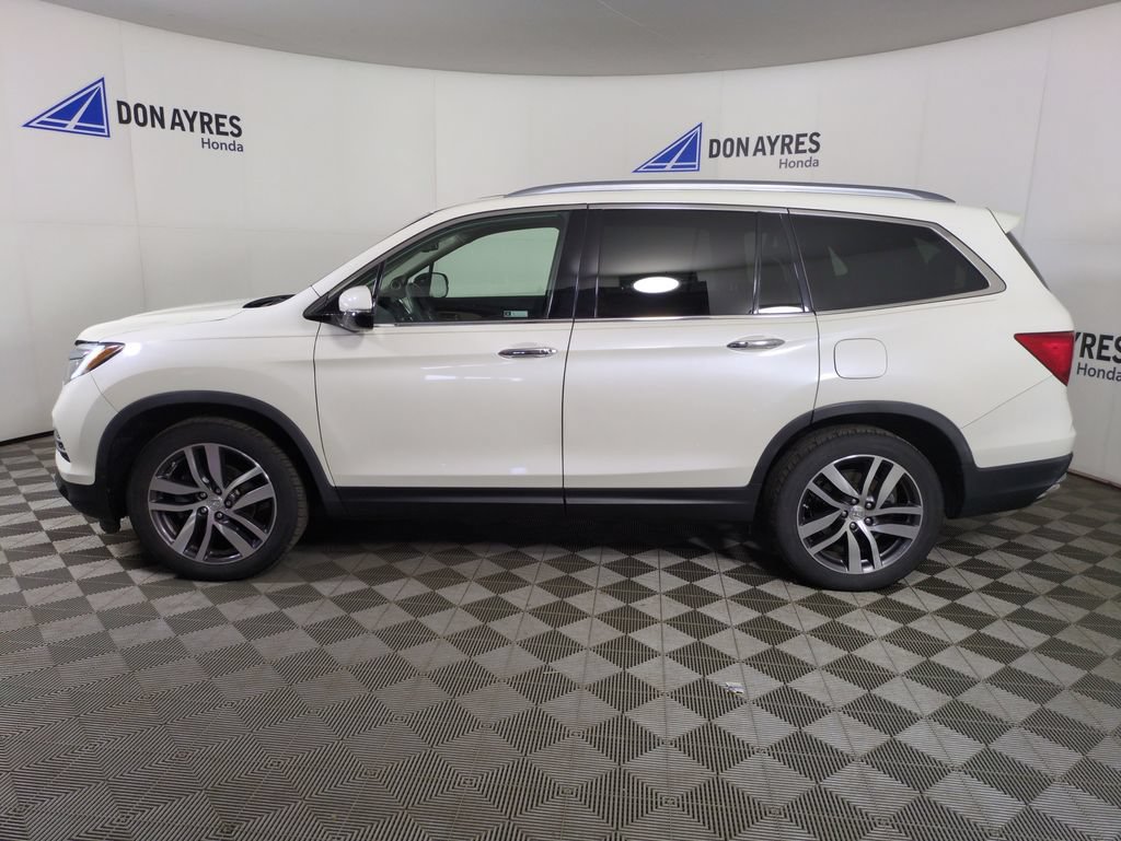 Used 2017 Honda Pilot Touring image 2