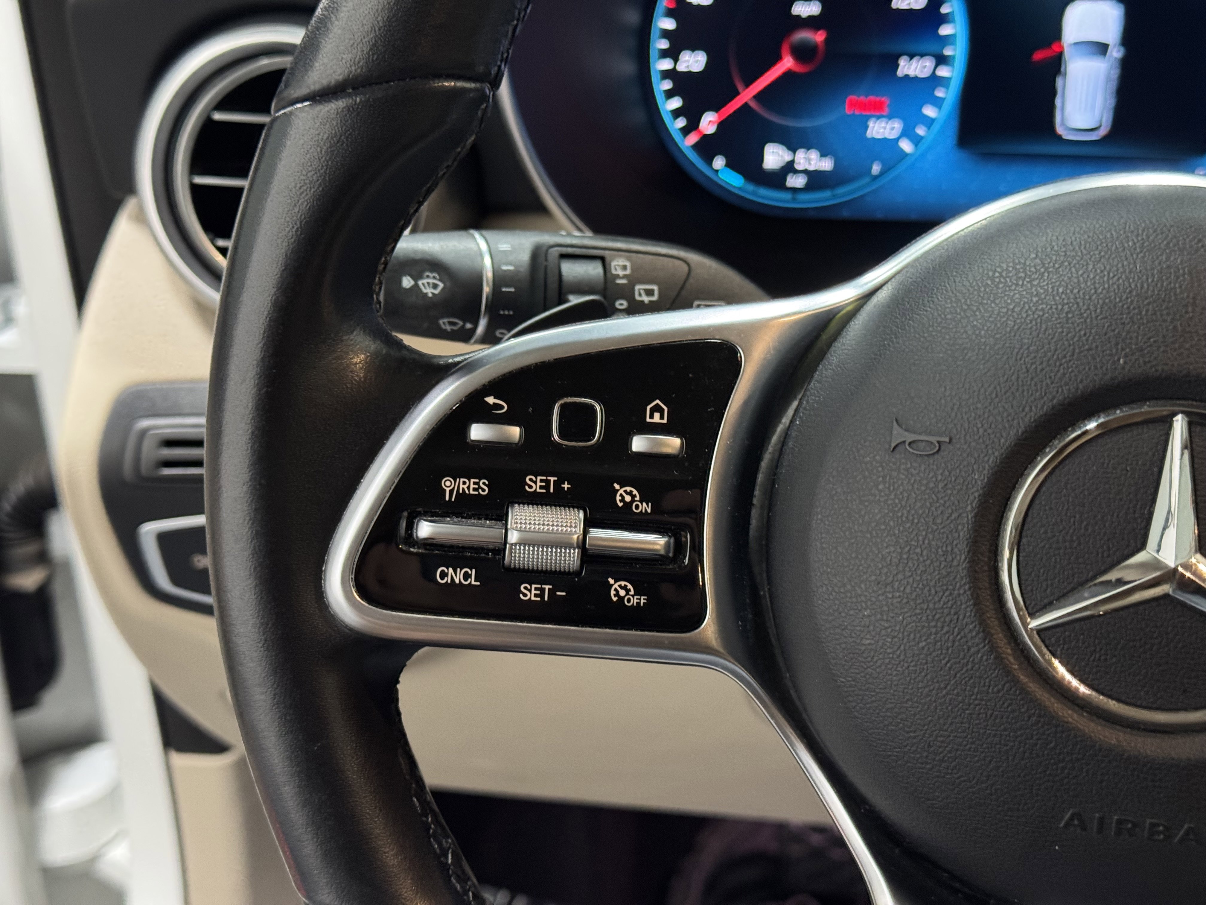 Used 2020 Mercedes-Benz GLC 300 4MATIC image 23