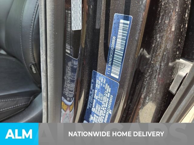 Used 2025 Kia Carnival FWD image 4
