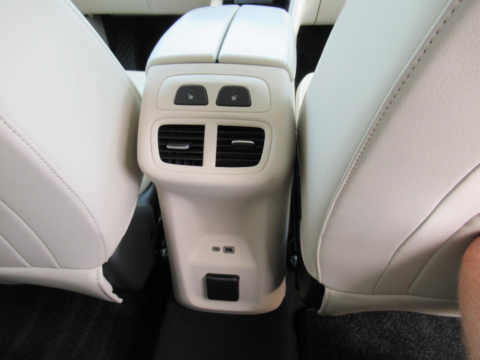 Used 2021 Buick Envision Avenir w/ Technology Package II FWD image 32
