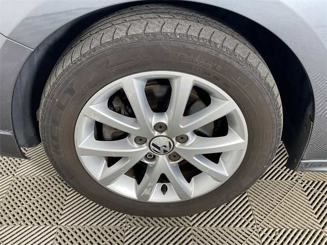 Used 2011 Volkswagen Jetta SE image 17