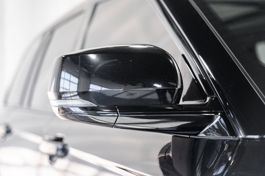 Certified 2023 Jeep Grand Cherokee Limited w/ Black Appearance Package image 15