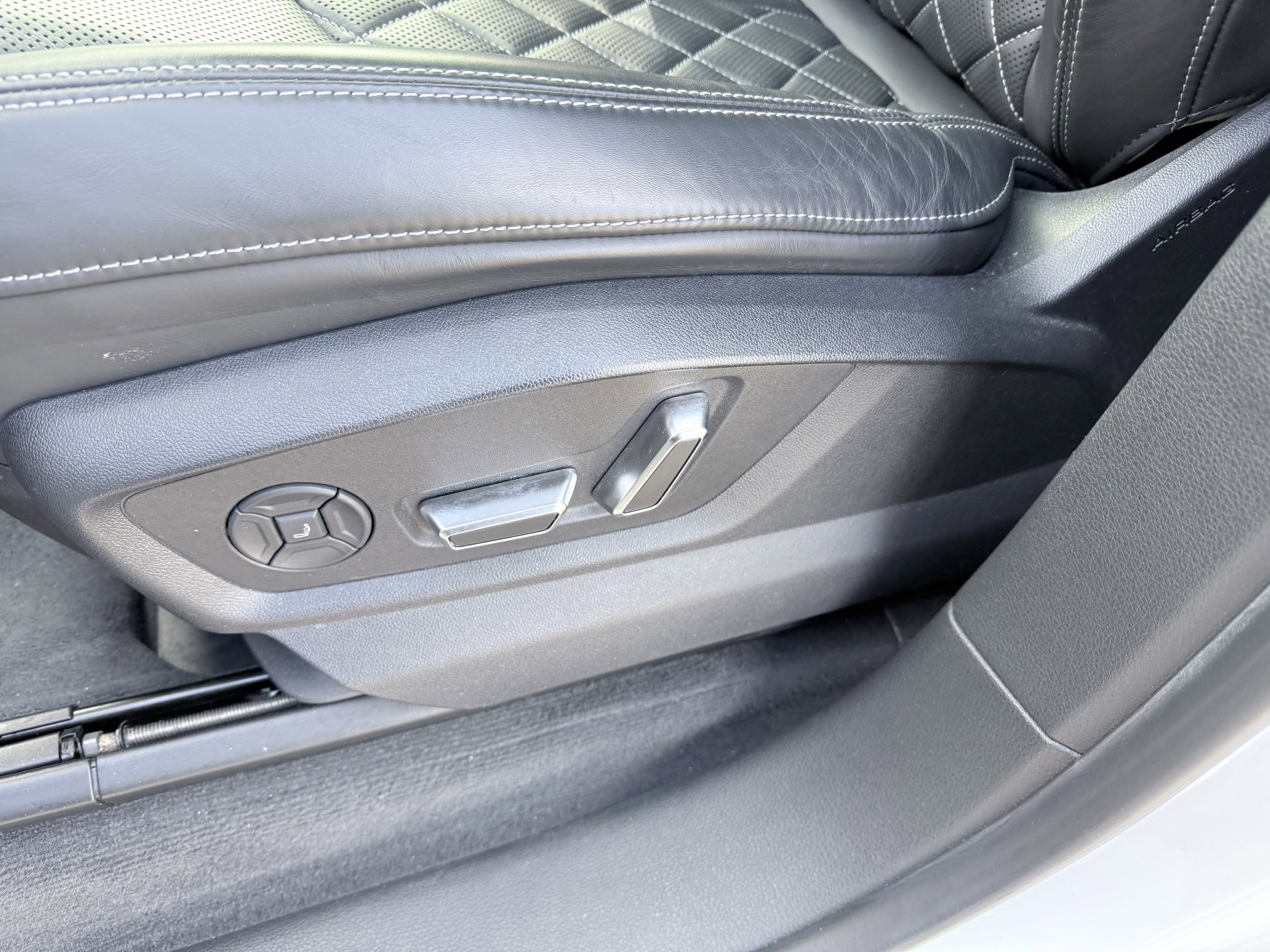 Used 2023 Audi SQ8 Prestige image 11