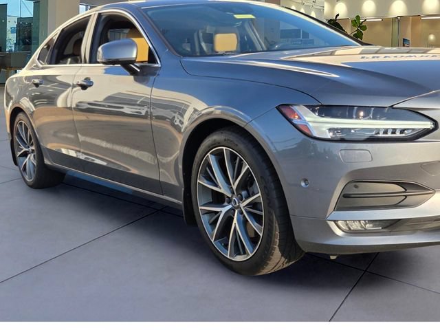 Used 2017 Volvo S90 T6 Momentum w/ Vision Package AWD/4WD image 25
