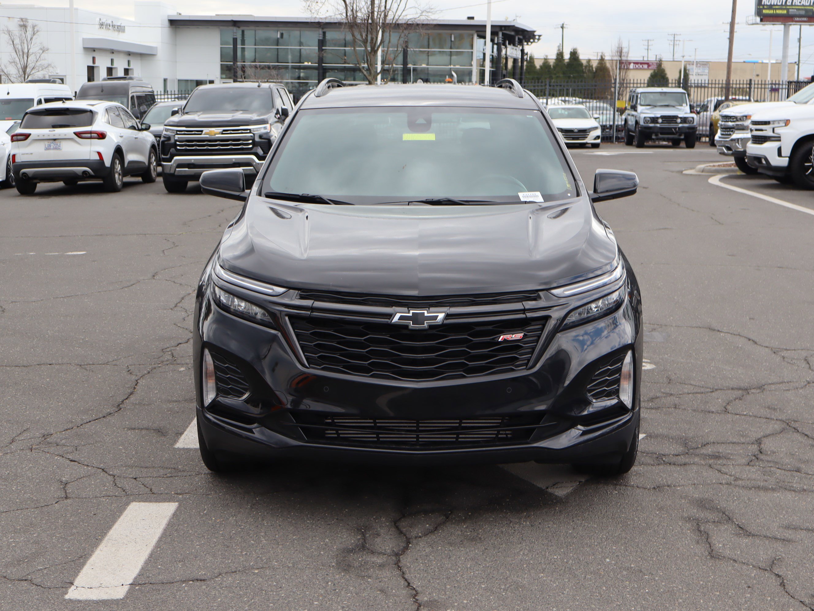 Used 2022 Chevrolet Equinox RS w/ LPO, Floor Liner Package image 3