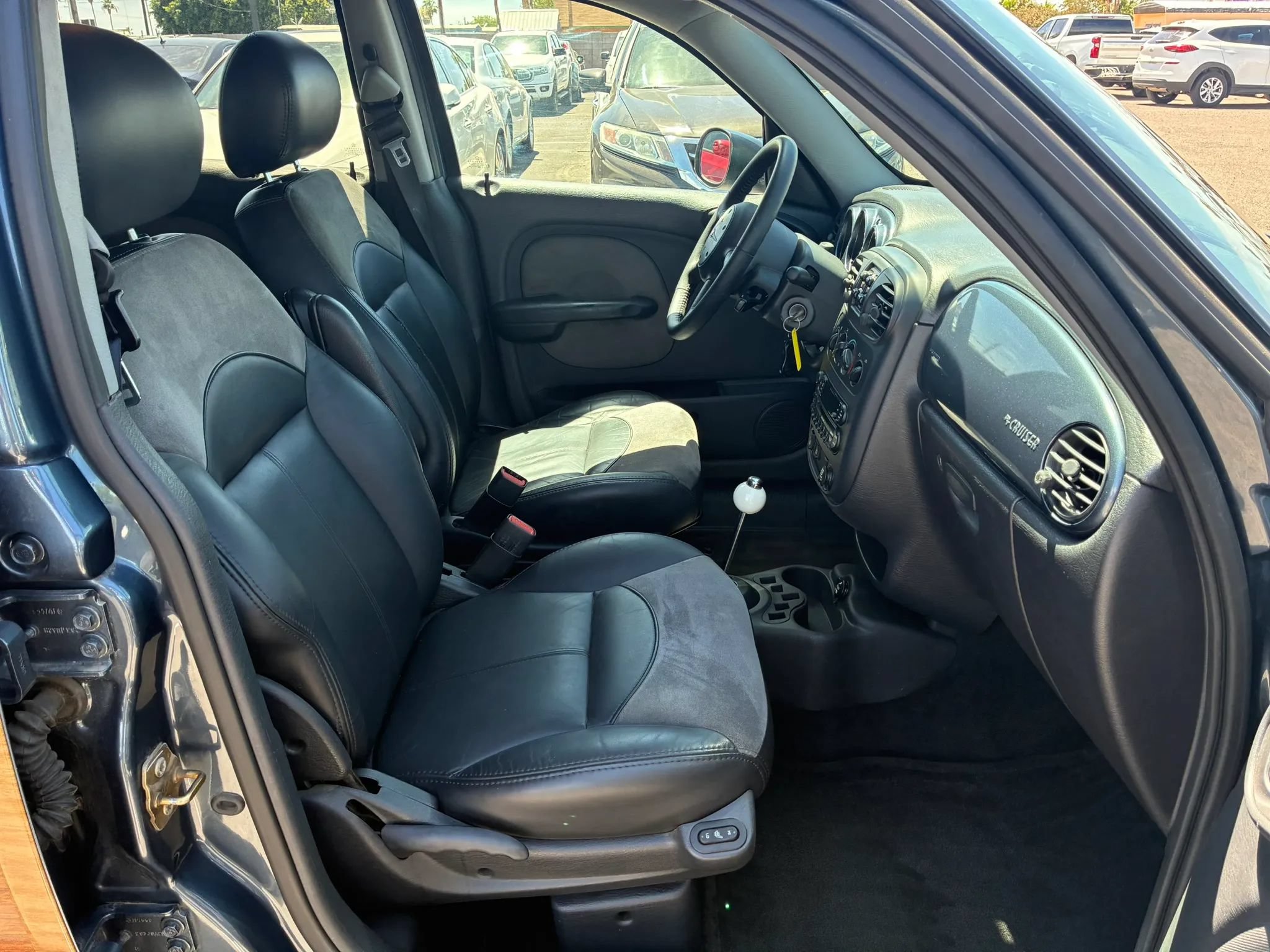 Used 2003 Chrysler PT Cruiser Limited FWD image 22