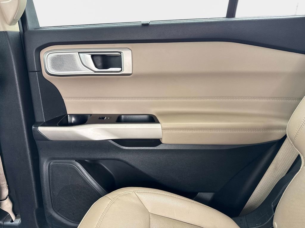 Used 2022 Ford Explorer Limited w/ Limited Technology Package image 12