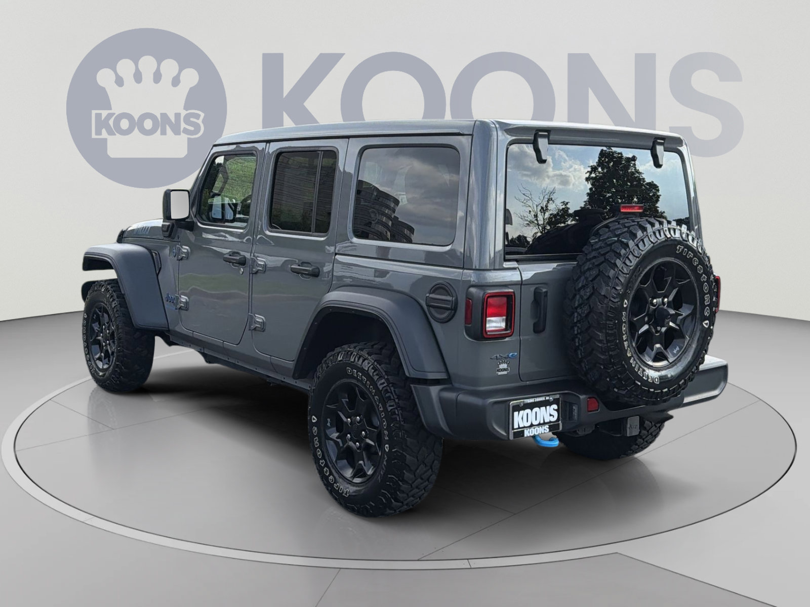 Used 2023 Jeep Wrangler Unlimited w/ Sun & Screen Package AWD/4WD image 4