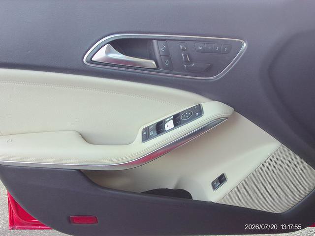 Used 2014 Mercedes-Benz CLA 250 4MATIC image 15