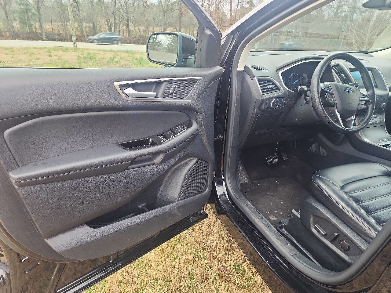 Used 2020 Ford Edge SEL image 24