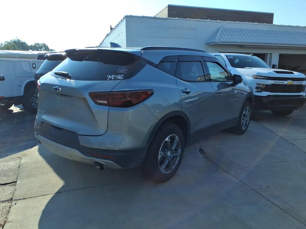 Used 2024 Chevrolet Blazer LT w/ Convenience Package FWD image 4