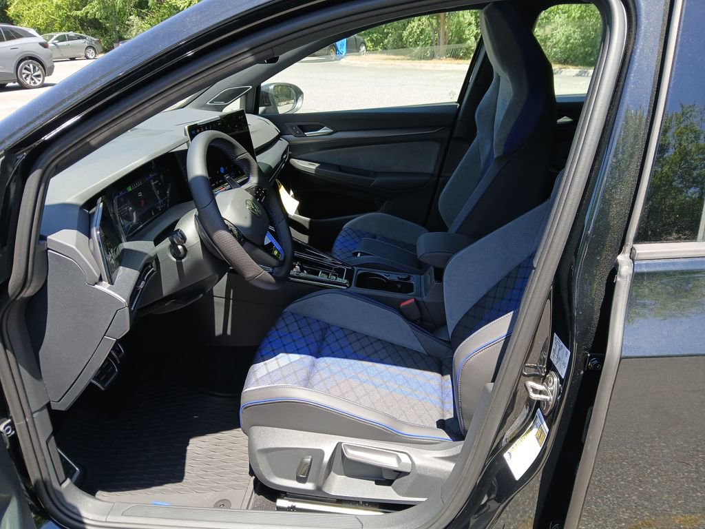 New 2026 Volkswagen Golf w/ Euro Style Package AWD/4WD image 9
