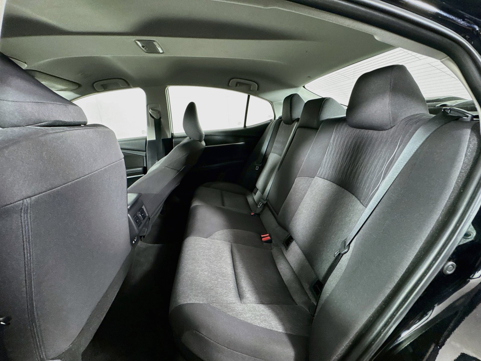 Used 2025 Toyota Camry LE FWD image 18