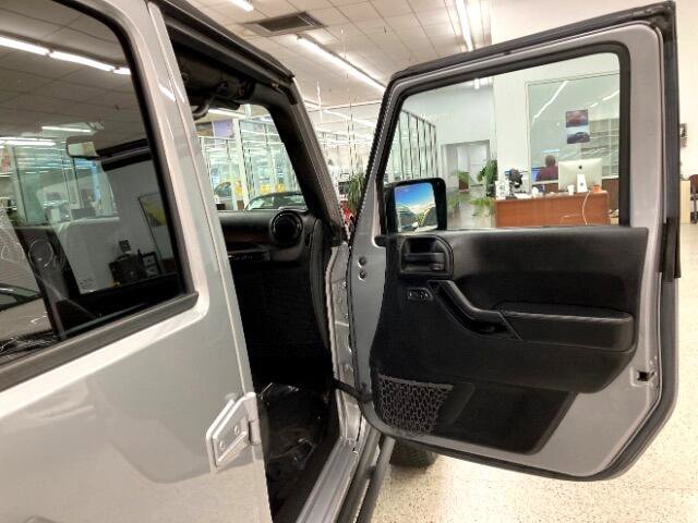 Used 2015 Jeep Wrangler Unlimited Sahara w/ Dual Top Group image 33