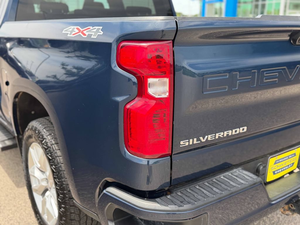 Used 2023 Chevrolet Silverado 1500 Custom AWD/4WD image 9