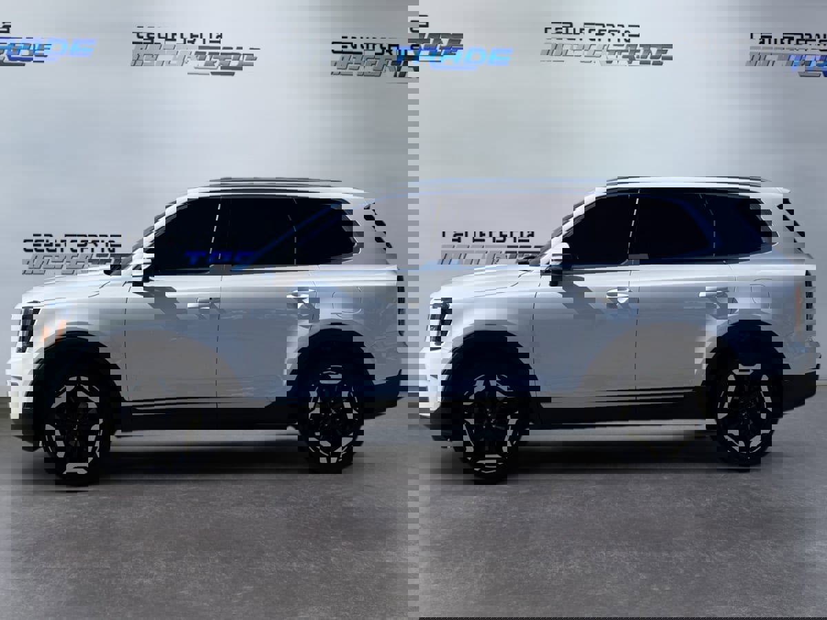 Used 2024 Kia Telluride EX w/ EX Captain's Chair Package image 8