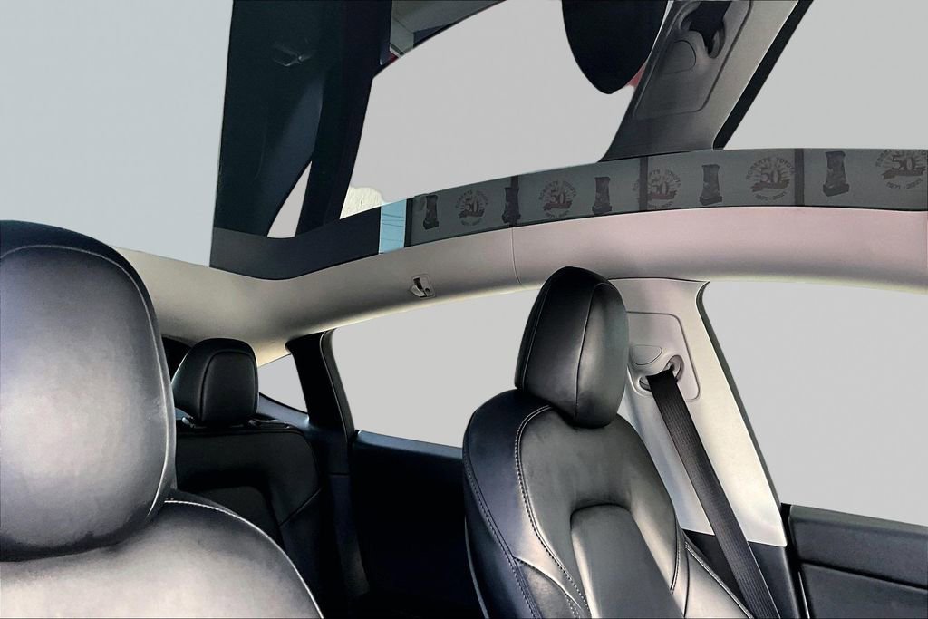 Used 2021 Tesla Model Y Long Range AWD/4WD image 27