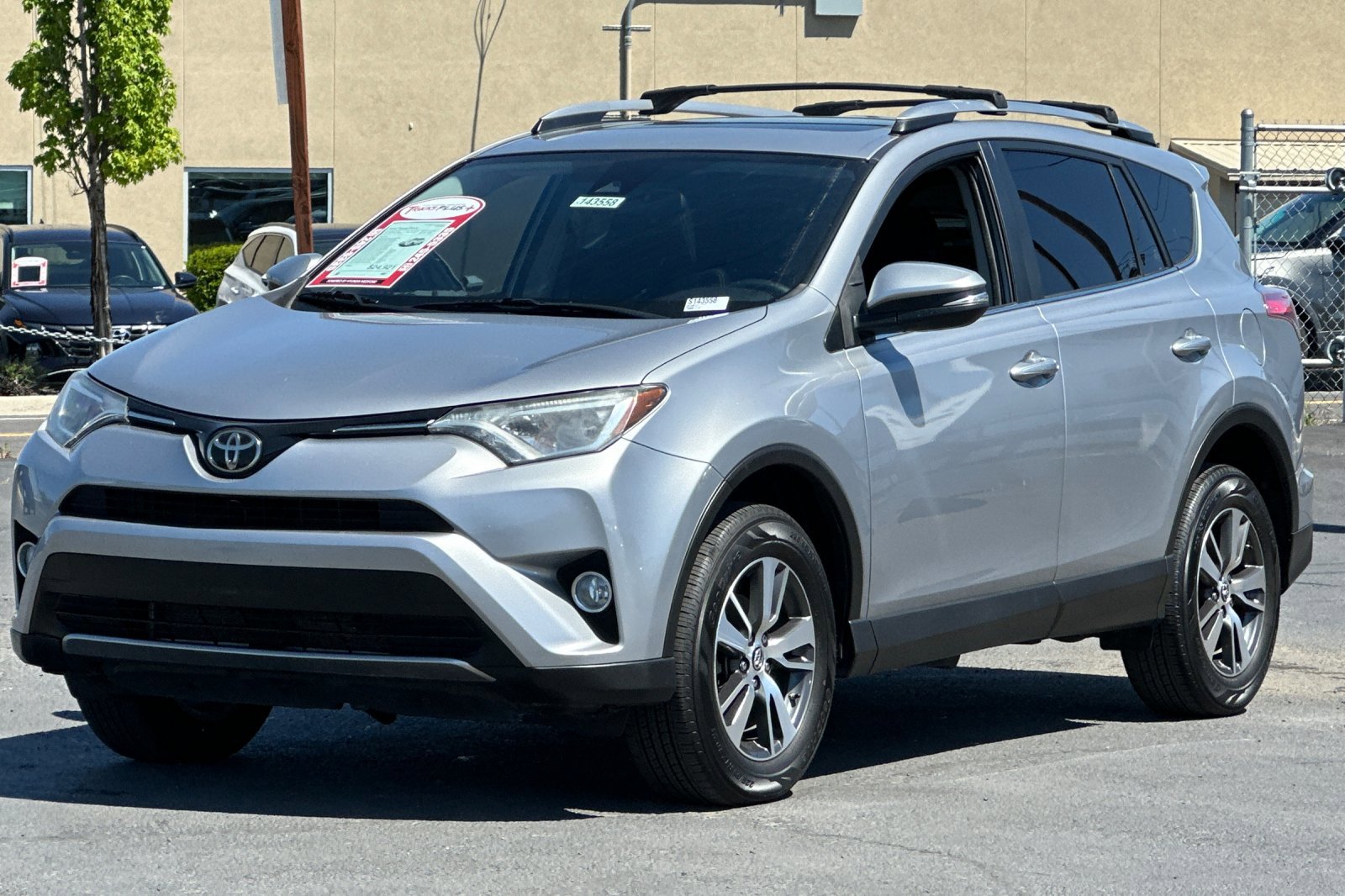 Used 2018 Toyota RAV4 XLE AWD/4WD image 8