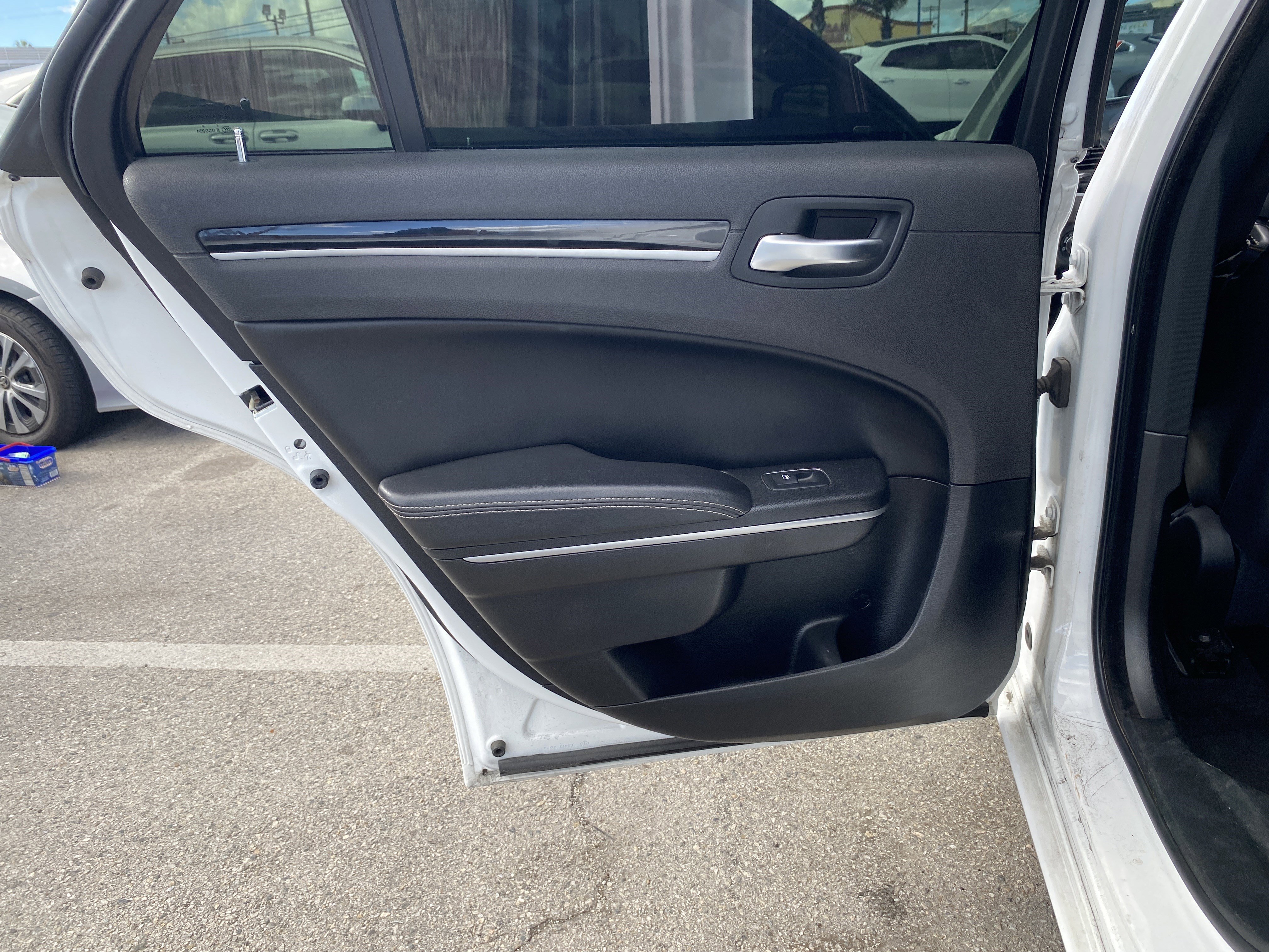 Used 2019 Chrysler 300 S image 19