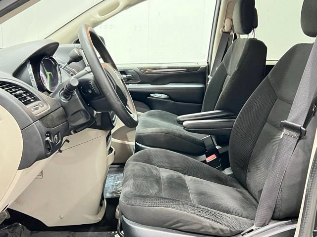 Used 2020 Dodge Grand Caravan SE FWD image 13