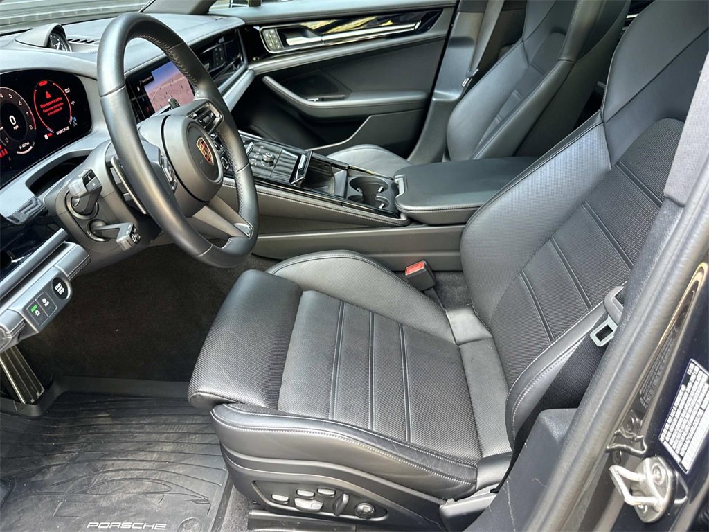 Used 2024 Porsche Panamera image 17