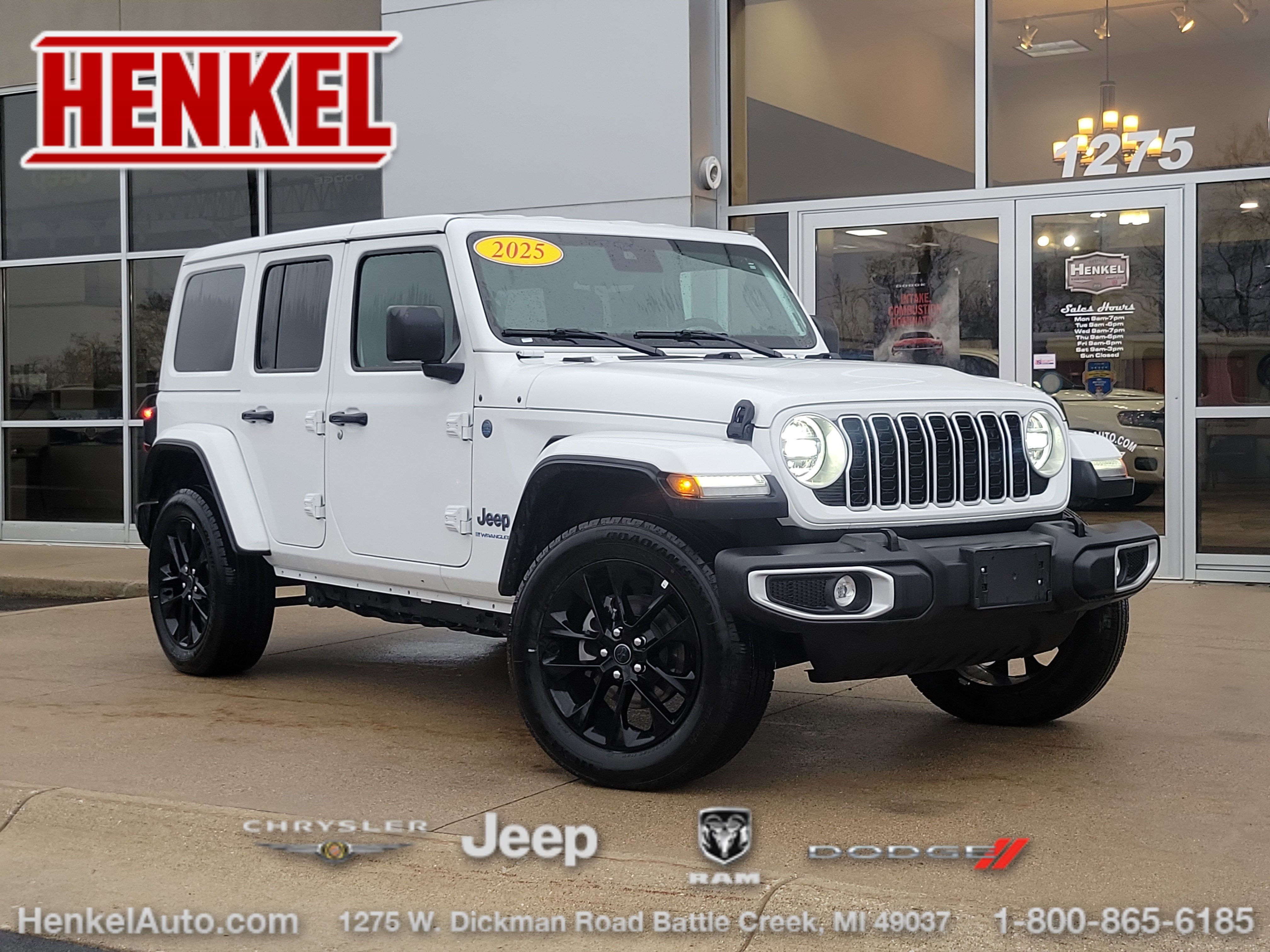 Used 2025 Jeep Wrangler Unlimited Sahara w/ Safety Group AWD/4WD image 1