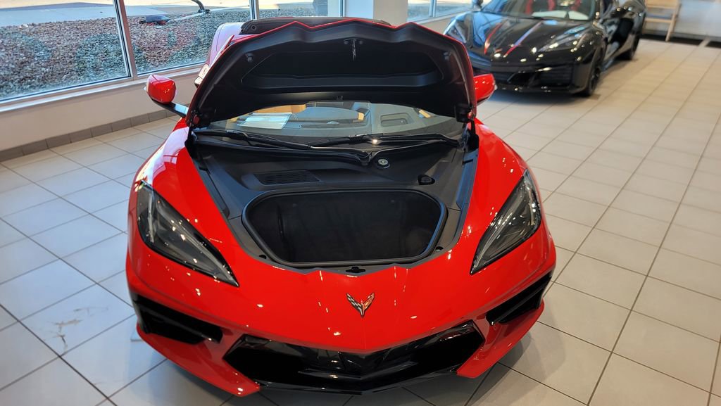 Used 2025 Chevrolet Corvette Stingray Preferred Cpe w/ 2LT image 18