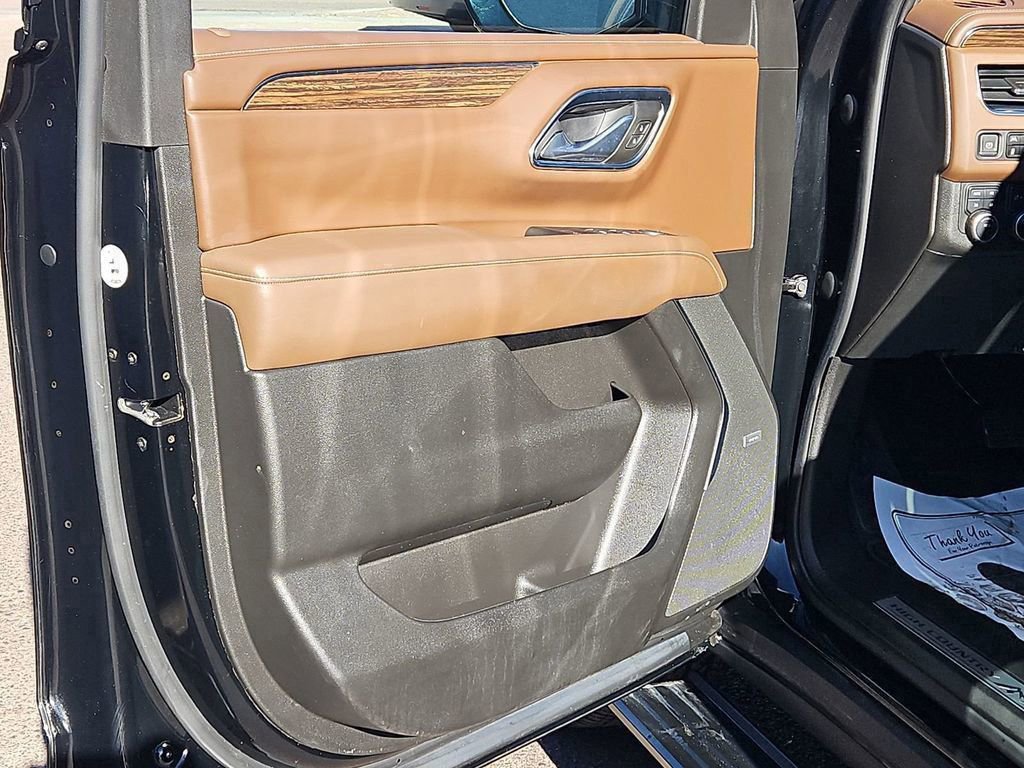 Used 2023 Chevrolet Tahoe High Country image 13