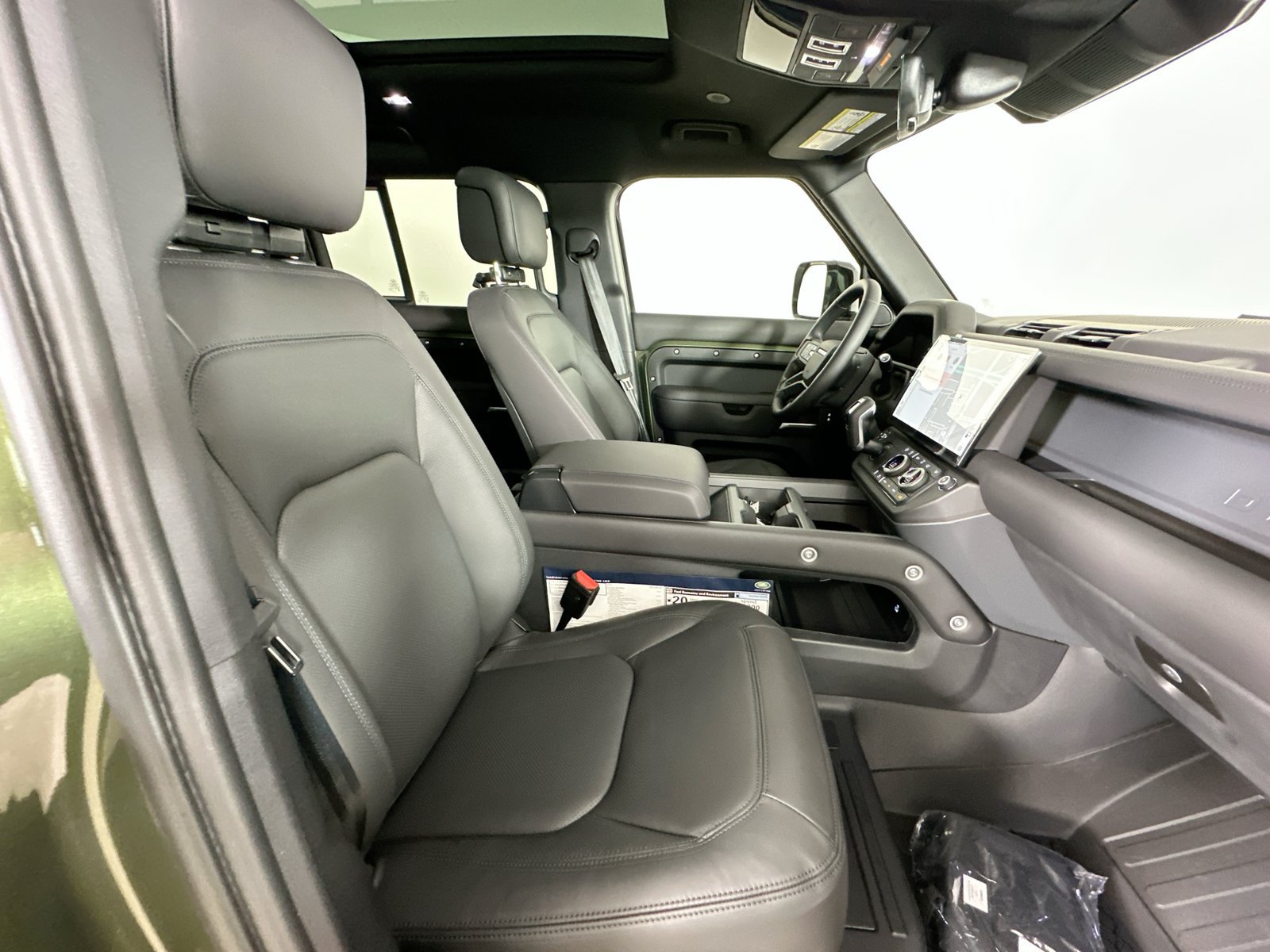 New 2026 Land Rover Defender 110 X-Dynamic SE AWD/4WD image 44