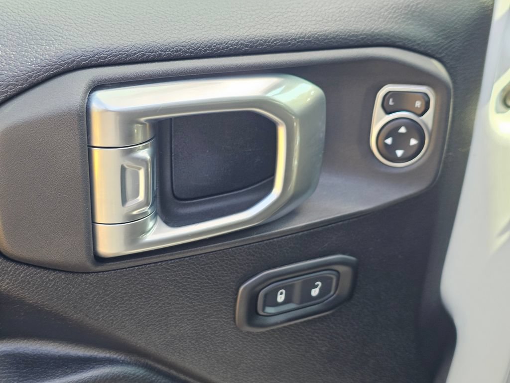 Used 2021 Jeep Wrangler Rubicon AWD/4WD image 18