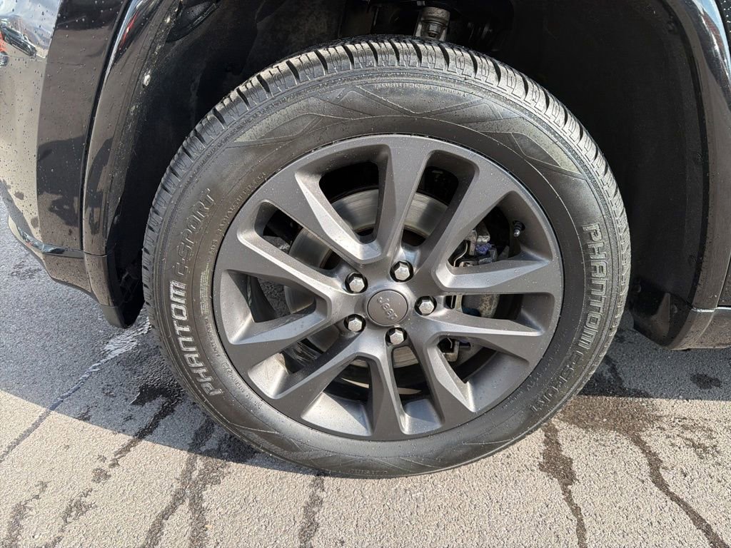 Used 2021 Jeep Grand Cherokee Laredo X image 10