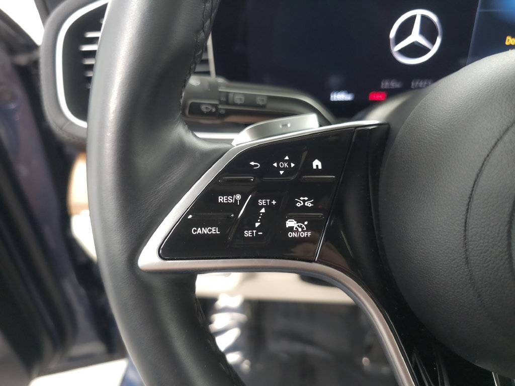 Used 2024 Mercedes-Benz GLE 450e 4MATIC w/ AMG Line Exterior image 11