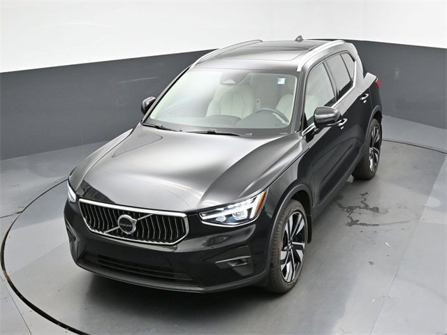 Used 2024 Volvo XC40 B5 Plus w/ Protection Package Premier image 45