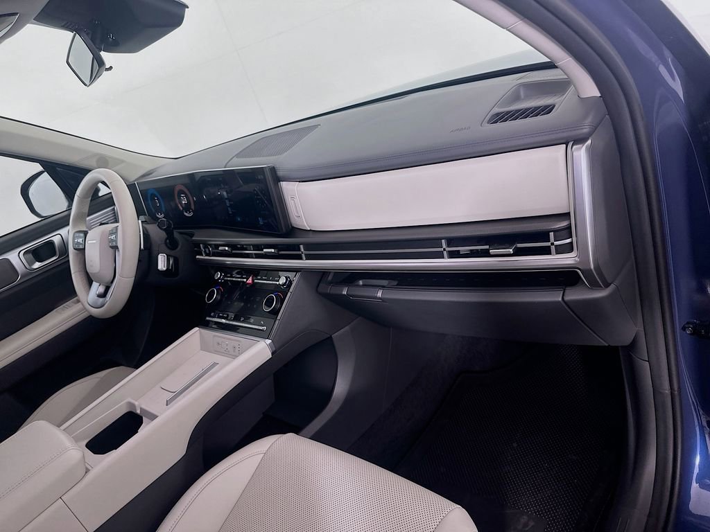 Certified 2025 Hyundai Santa Fe SEL image 28
