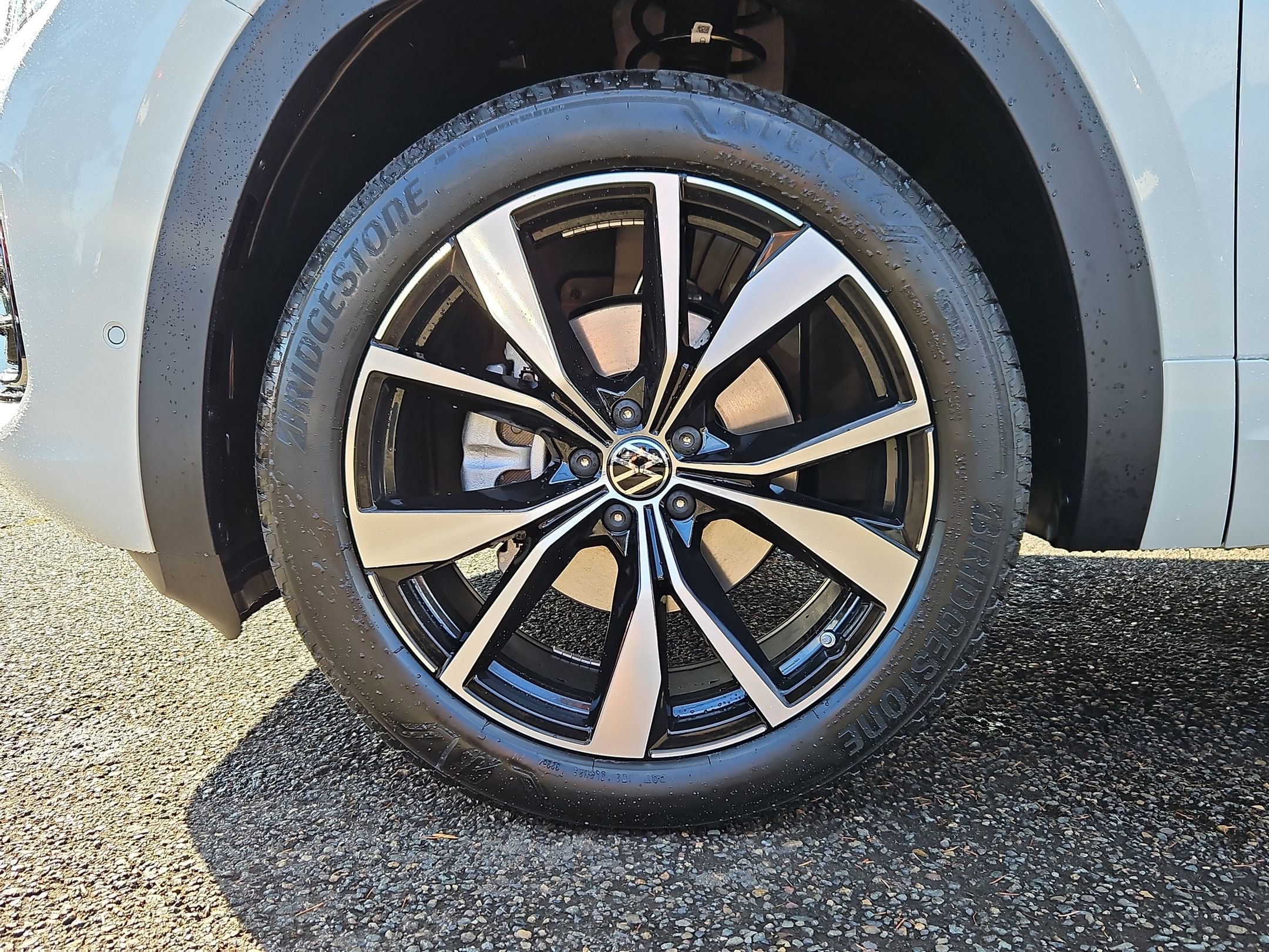 New 2026 Volkswagen Atlas Cross Sport SEL Premium R-Line AWD/4WD image 33