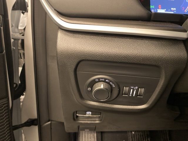 Used 2026 Jeep Grand Cherokee Laredo AWD/4WD image 18