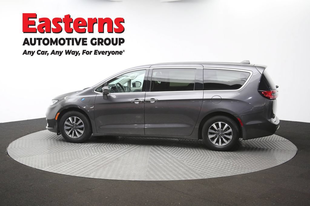 Used 2022 Chrysler Pacifica Touring-L w/ Uconnect Theater Family Group FWD image 62