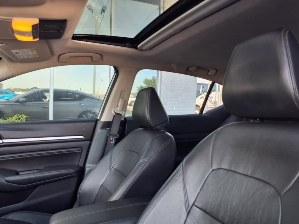 Used 2019 Nissan Altima 2.5 Platinum image 18