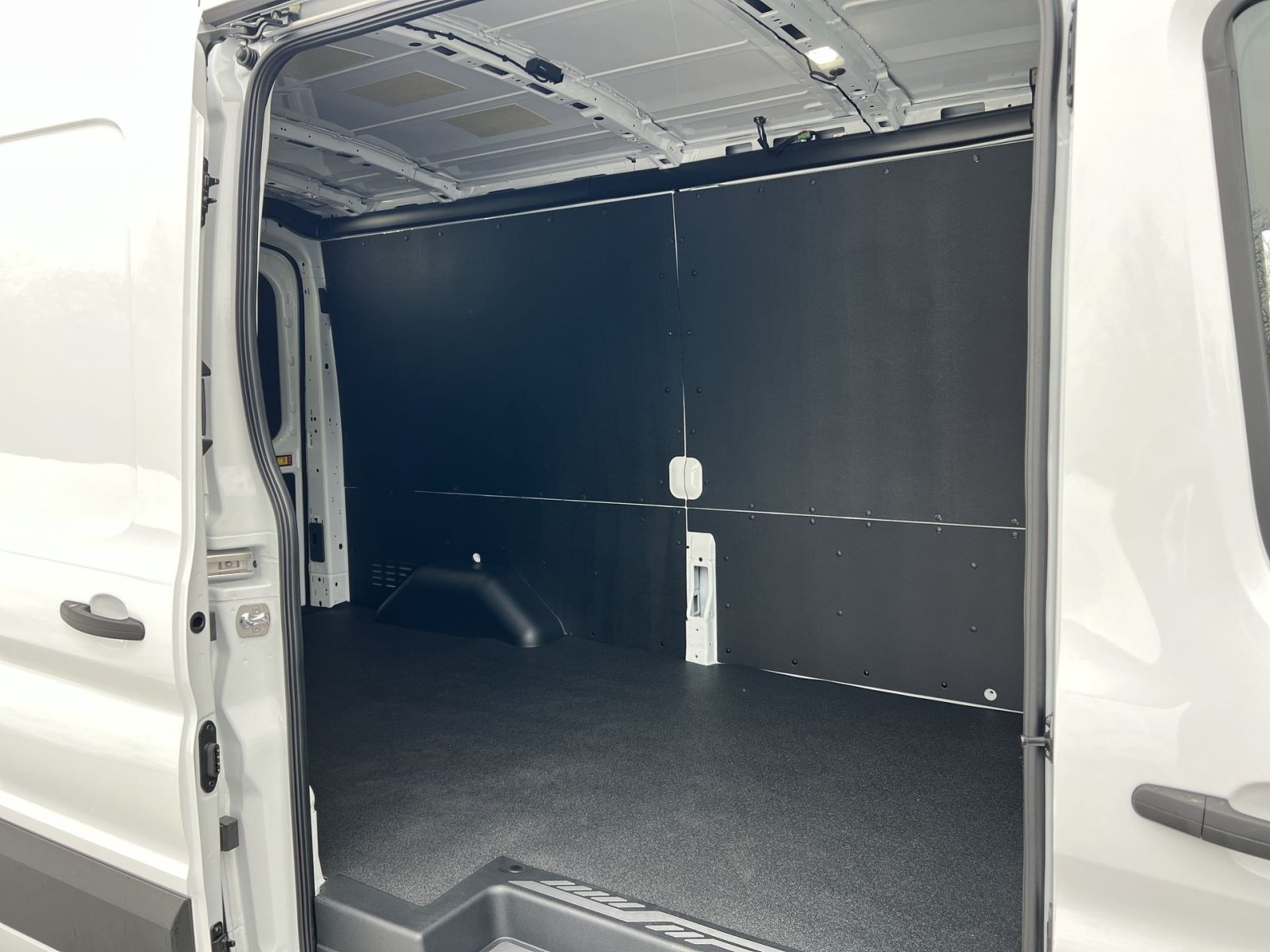 New 2026 Ford Transit 250 148 Medium Roof w/ Load Area Protection Package RWD image 29