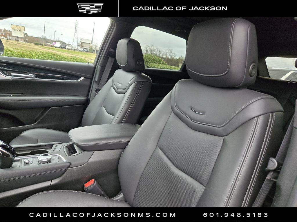 Certified 2025 Cadillac XT5 Premium Luxury image 10