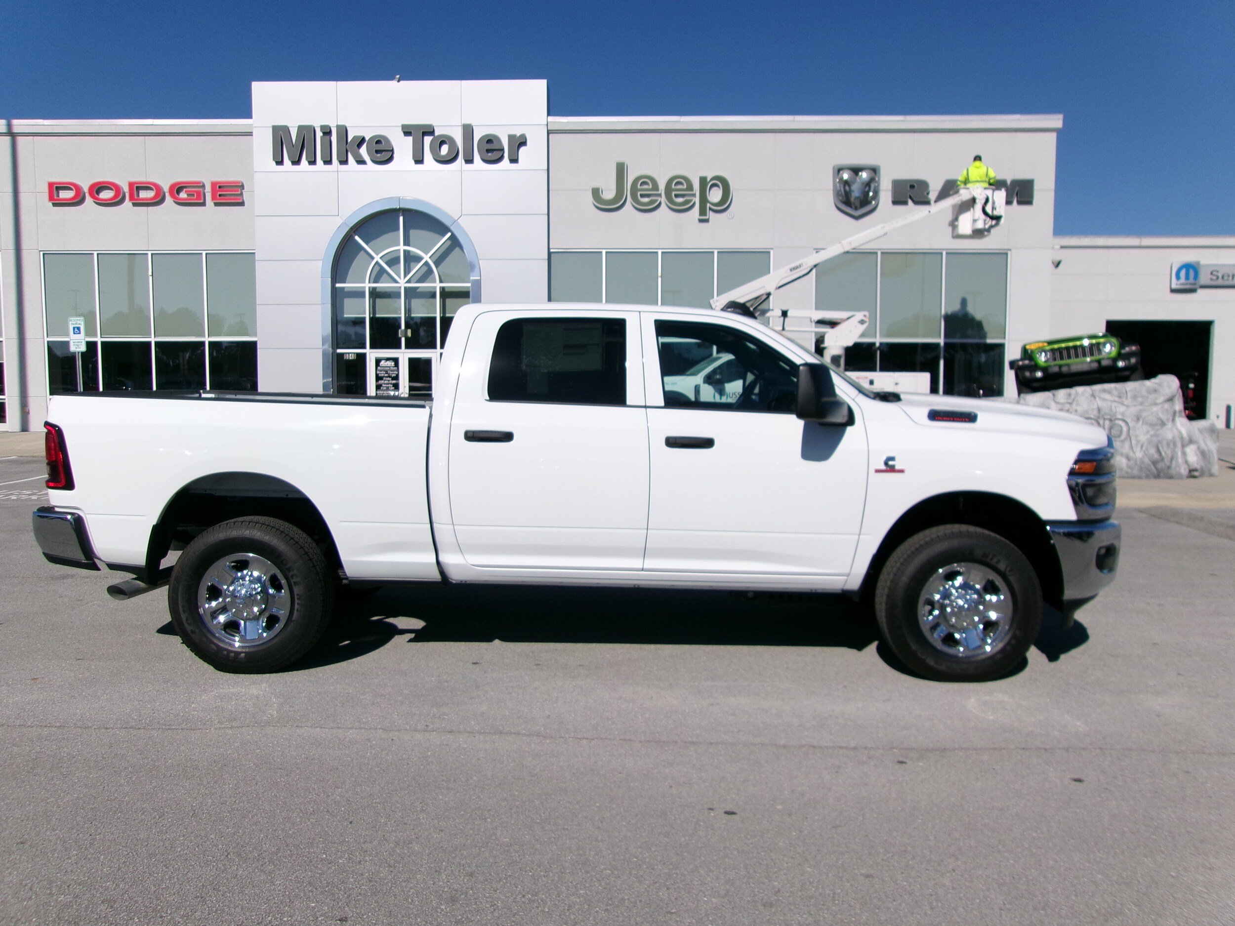 New 2025 RAM 3500 Tradesman w/ Chrome Appearance Group AWD/4WD image 5