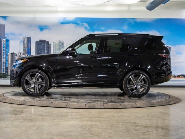 Used 2026 Land Rover Discovery Dynamic SE image 6