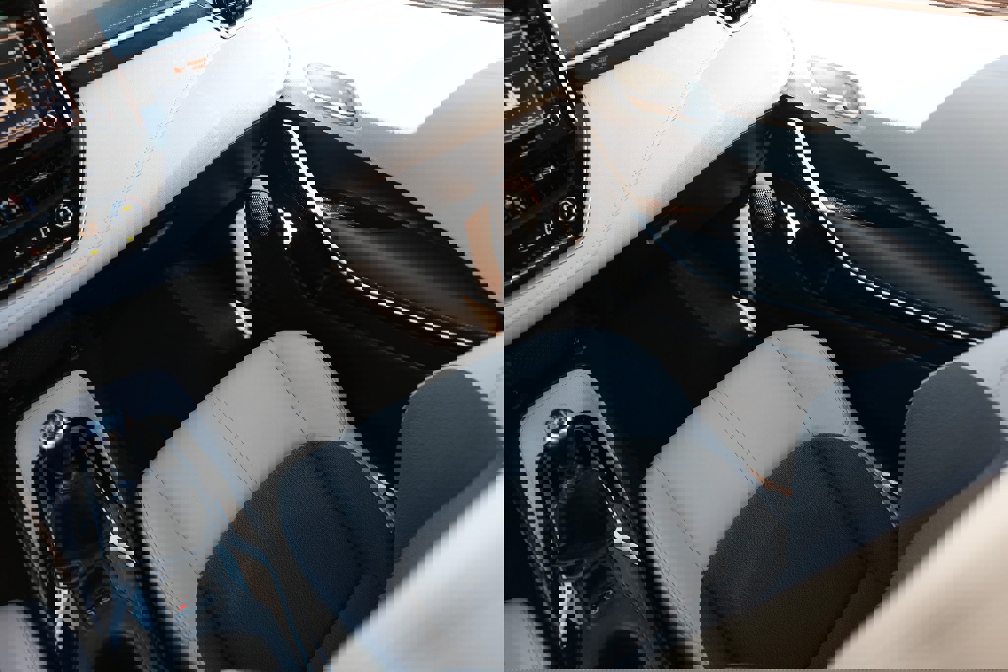 Used 2021 Toyota Corolla XSE image 28